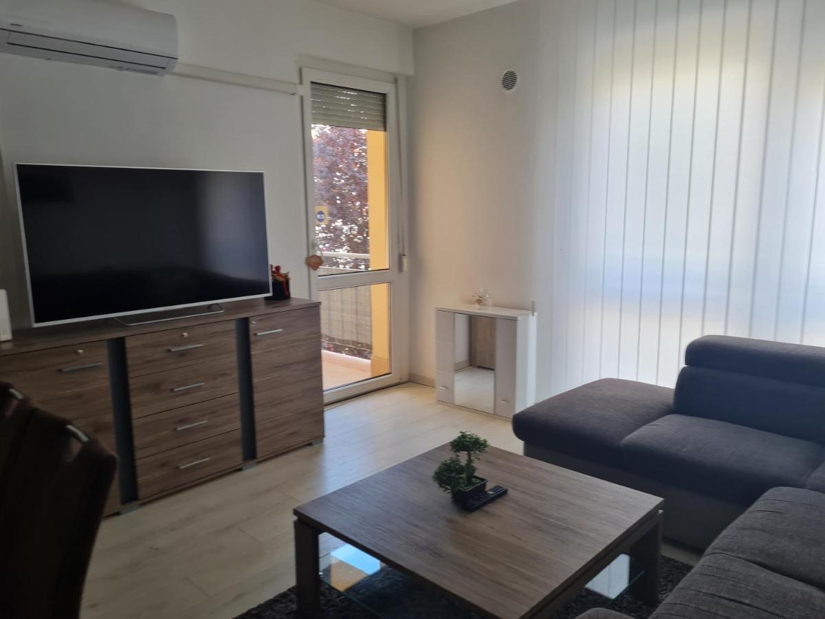 Apartamento Urban Apartman Miskolc Exterior foto